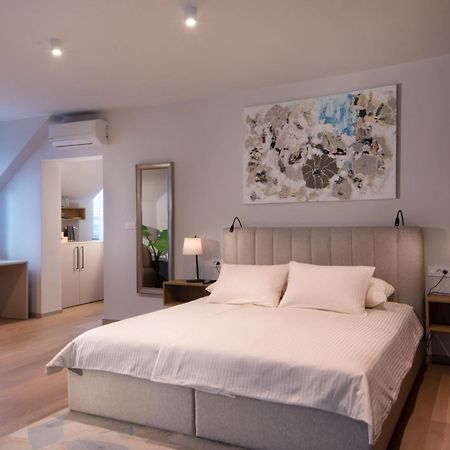 Bed and Breakfast Hisa Putr Trzin Экстерьер фото