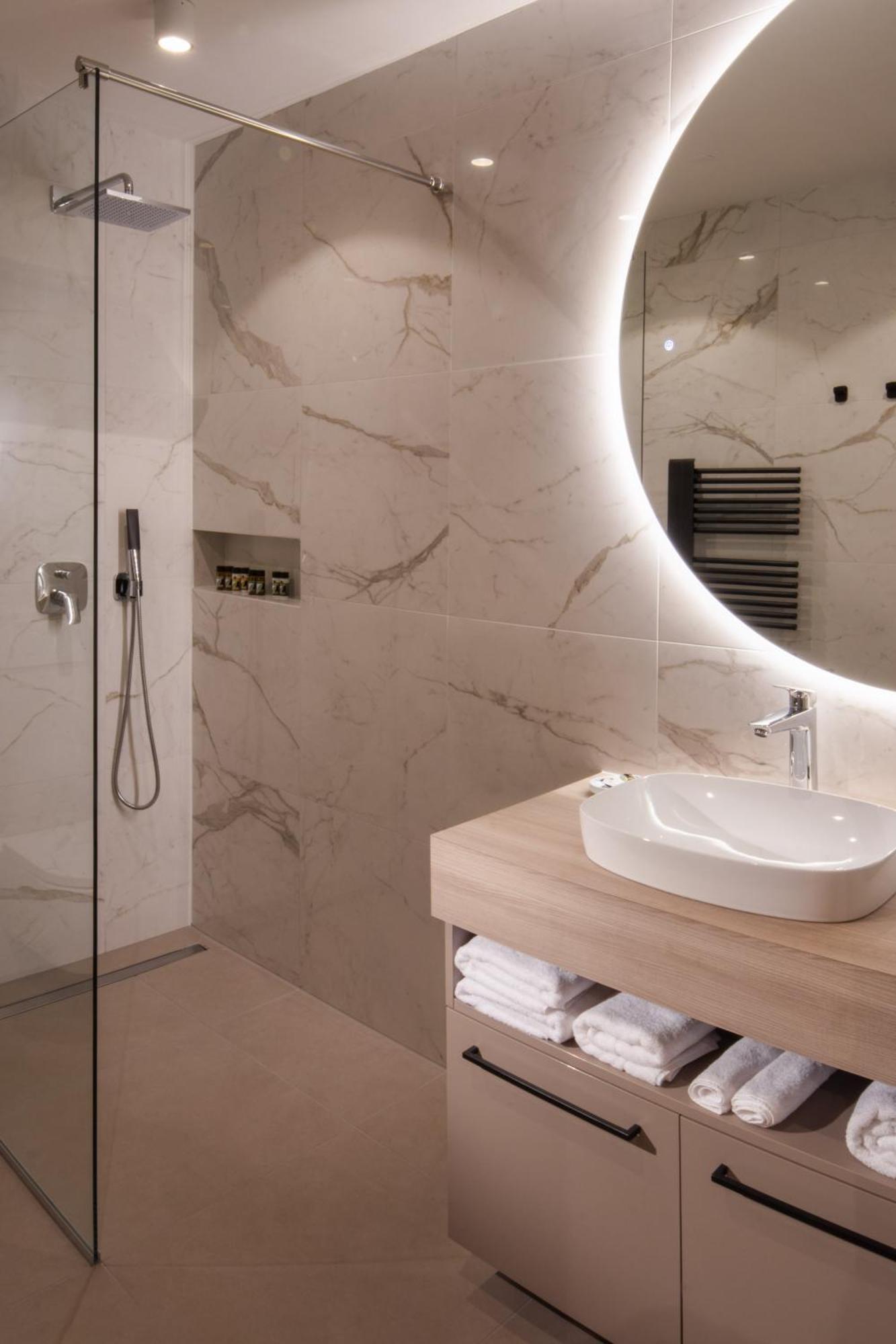 Bed and Breakfast Hisa Putr Trzin Экстерьер фото