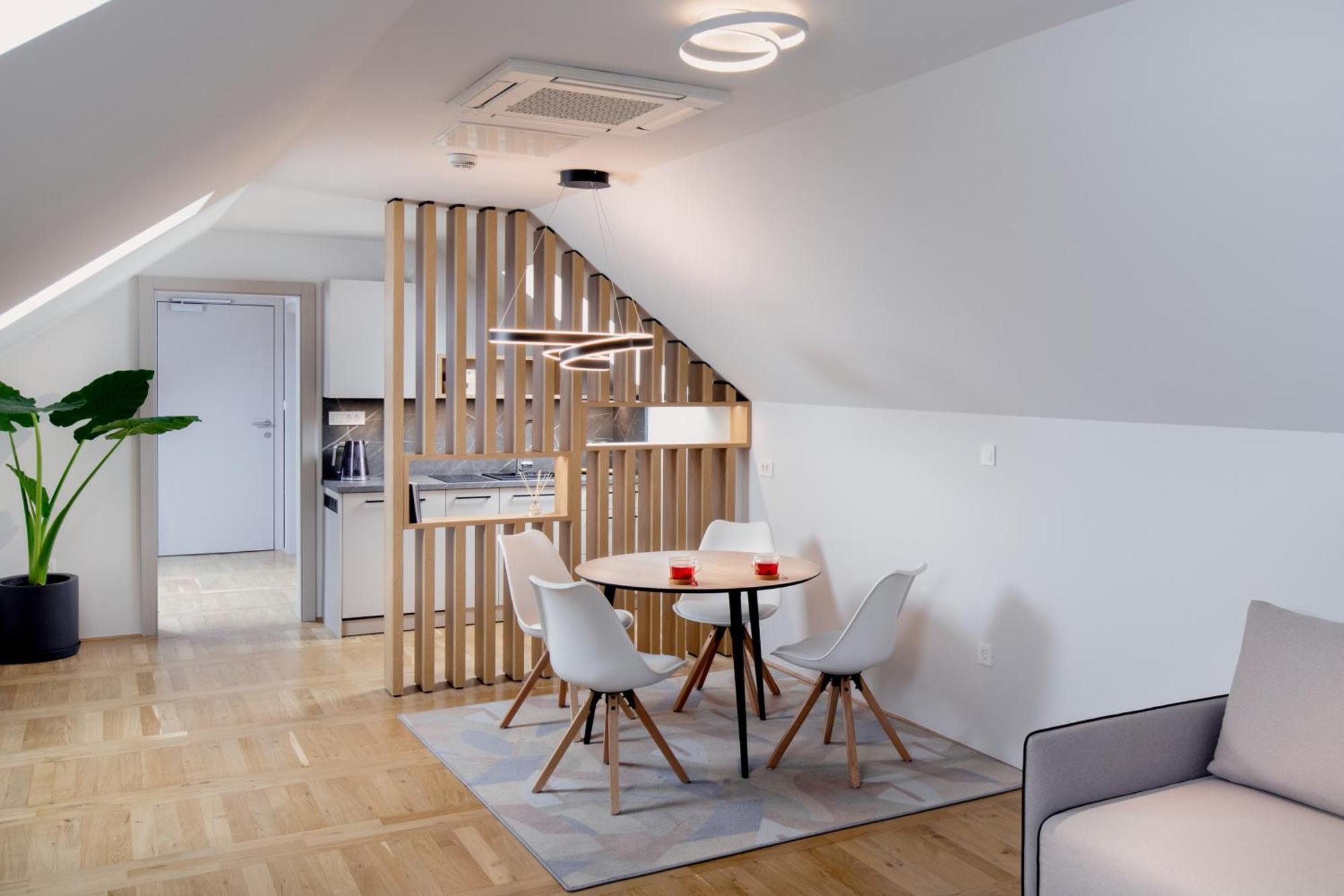 Bed and Breakfast Hisa Putr Trzin Экстерьер фото