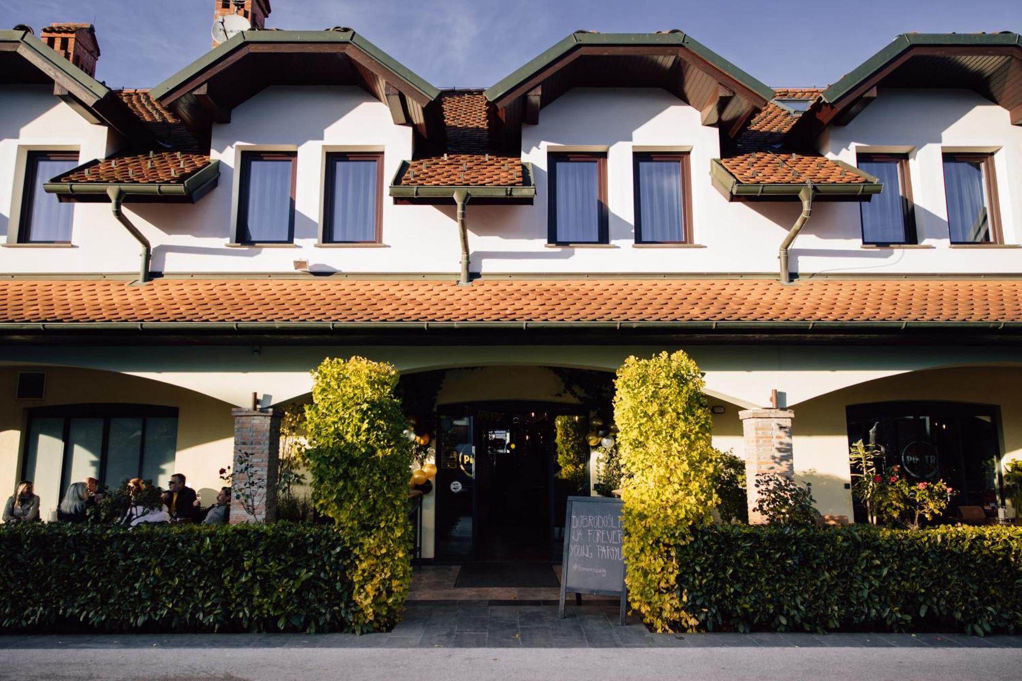 Bed and Breakfast Hisa Putr Trzin Экстерьер фото